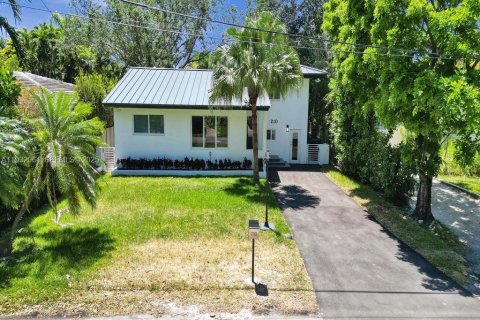 Casa en alquiler en El Portal, Florida, 4 dormitorios, 119.57 m2 № 1990769 - foto 2