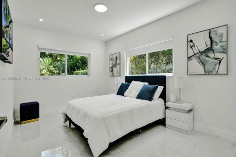 Casa en alquiler en El Portal, Florida, 4 dormitorios, 119.57 m2 № 1990769 - foto 15