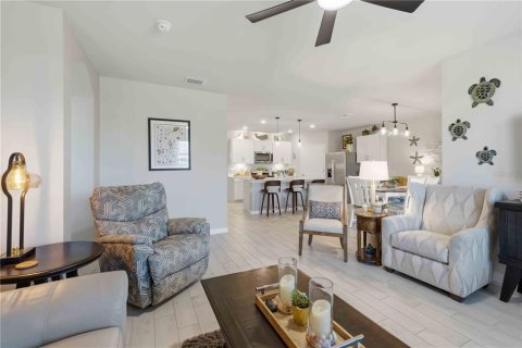 House in Punta Gorda, Florida 4 bedrooms, 171.5 sq.m. № 2320962 - photo 10