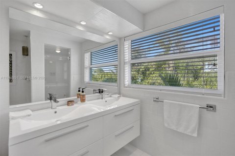 Appartement à louer à Bal Harbour, Floride: 3 chambres, 278.71 m2 № 1999371 - photo 15