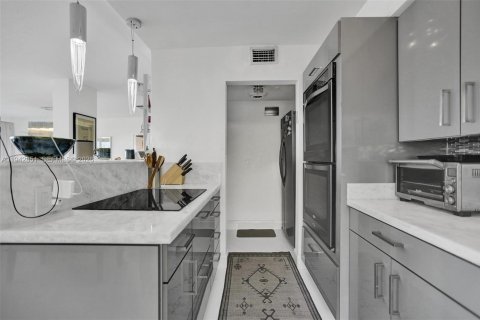 Appartement à louer à Bal Harbour, Floride: 3 chambres, 278.71 m2 № 1999371 - photo 18