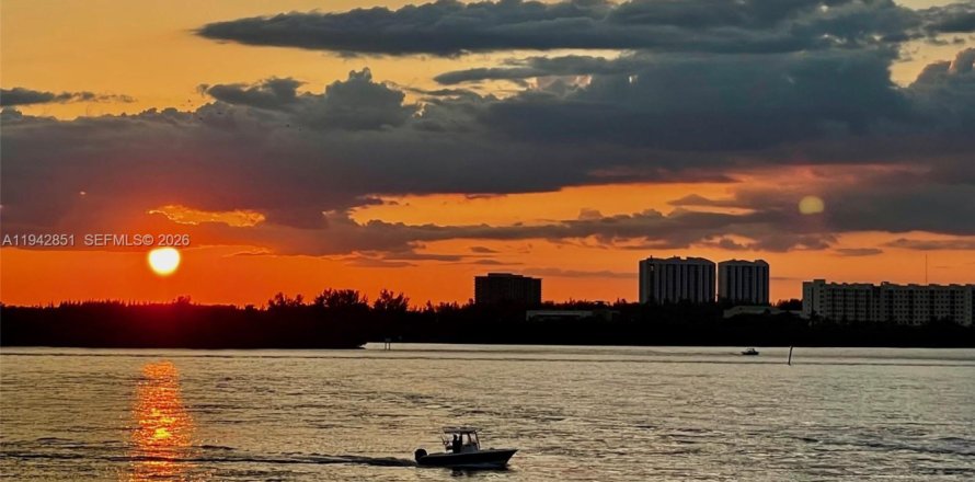 Appartement à Bal Harbour, Floride 3 chambres, 278.71 m2 № 1999371