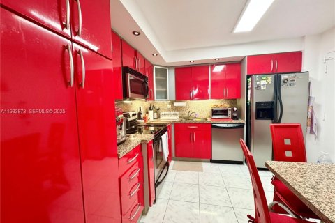 Снять в аренду кондоминиум в Санни-Айлс-Бич, Флорида 2 спальни, 100.98м2, № 1992263 - фото 7