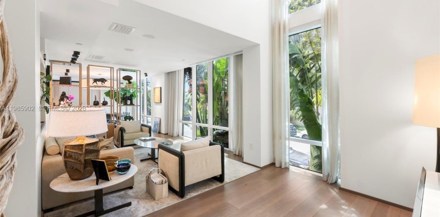 Таунхаус в Майами, Флорида 3 спальни, 173.73м2 № 2047965