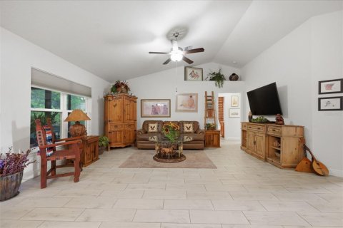 Casa en venta en Spring Hill, Florida, 4 dormitorios, 163.69 m2 № 2384406 - foto 3