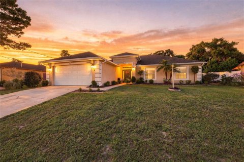 Casa en Spring Hill, Florida 4 dormitorios, 163.69 m2 № 2384406