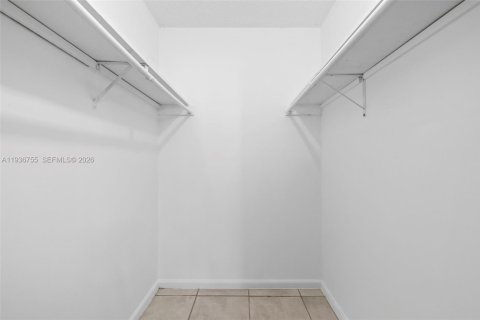 Снять в аренду кондоминиум в Форт-Лодердейл, Флорида 1 спальня, 58.81м2, № 1995456 - фото 7