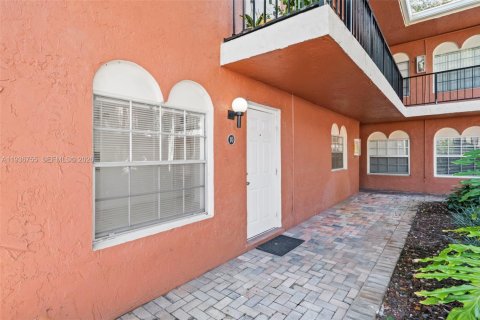 Снять в аренду кондоминиум в Форт-Лодердейл, Флорида 1 спальня, 58.81м2, № 1995456 - фото 3