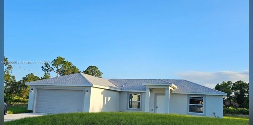 House in Lehigh Acres, Florida 3 bedrooms, 119.57 sq.m. № 1764751