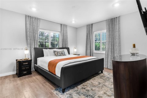 Villa ou maison à vendre à Miami Beach, Floride: 2 chambres, 82.87 m2 № 2065734 - photo 9