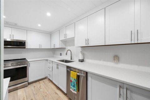 Condominio en venta en Clearwater, Florida, 2 dormitorios, 120.77 m2 № 2147994 - foto 13
