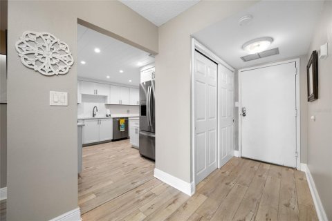 Condominio en venta en Clearwater, Florida, 2 dormitorios, 120.77 m2 № 2147994 - foto 3