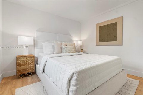 House in Miami, Florida 4 bedrooms № 1882515 - photo 22