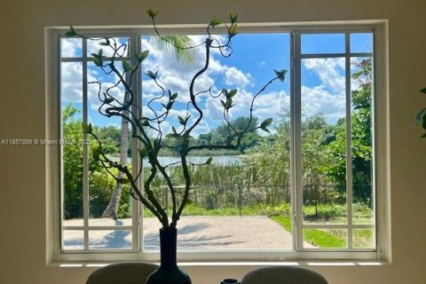 House in Miami, Florida 4 bedrooms № 1882515 - photo 8