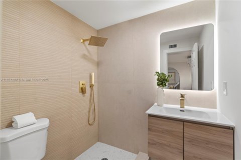 House in Miami, Florida 4 bedrooms № 1882515 - photo 20