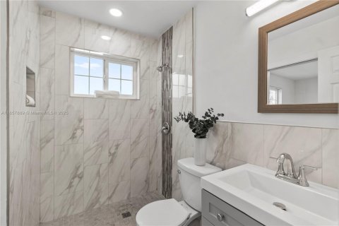House in Miami, Florida 4 bedrooms № 1882515 - photo 27