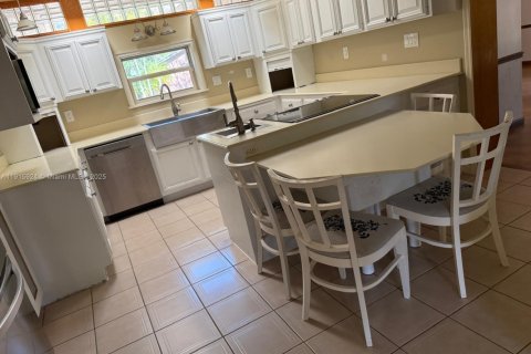 Купить виллу или дом в Плантация, Флорида 4 спальни, 253.34м2, № 1973653 - фото 17