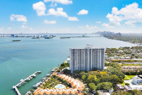 Condo in Miami, Florida, 2 bedrooms  № 1996134 - photo 24