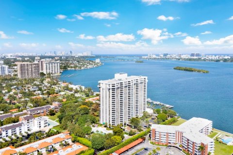 Condo in Miami, Florida, 2 bedrooms  № 1996134 - photo 26