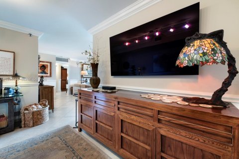 Condo in Miami, Florida, 2 bedrooms  № 1996134 - photo 17
