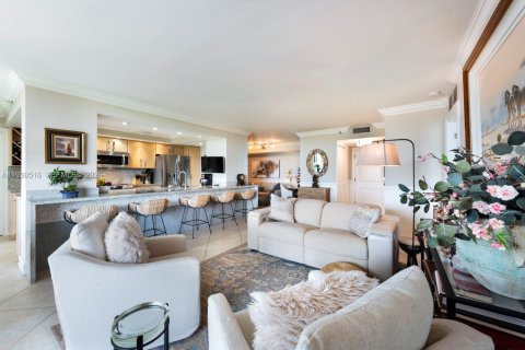 Condo in Miami, Florida, 2 bedrooms  № 1996134 - photo 21