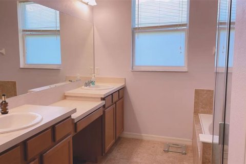 Casa en alquiler en Orlando, Florida, 4 dormitorios, 190.08 m2 № 1812628 - foto 12