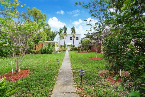 Commercial property in Hollywood, Florida 94.85 sq.m. № 1875037 - photo 7