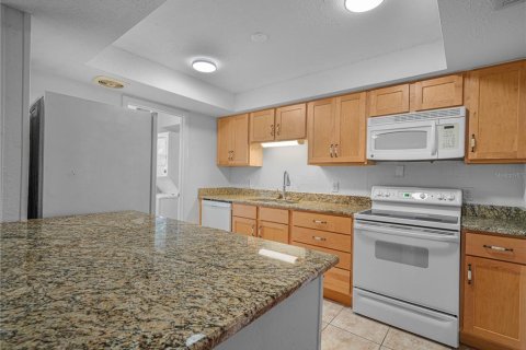 Condo in Lakeland, Florida, 2 bedrooms  № 2234641 - photo 2