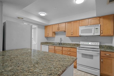 Condo in Lakeland, Florida, 2 bedrooms  № 2234641 - photo 5