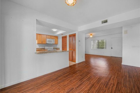 Condo in Lakeland, Florida, 2 bedrooms  № 2234641 - photo 12