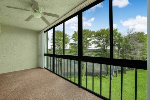 Condo in Lakeland, Florida, 2 bedrooms  № 2234641 - photo 10