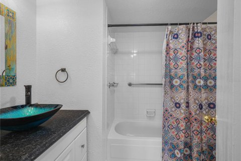 Condo in Lakeland, Florida, 2 bedrooms  № 2234641 - photo 21