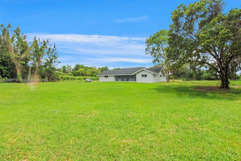 House in Miami, Florida 3 bedrooms, 218.32 sq.m. № 1857363 - photo 3