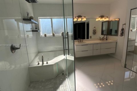 Купить виллу или дом в Дорал, Флорида 1 комната, 227.8м2, № 1972090 - фото 24