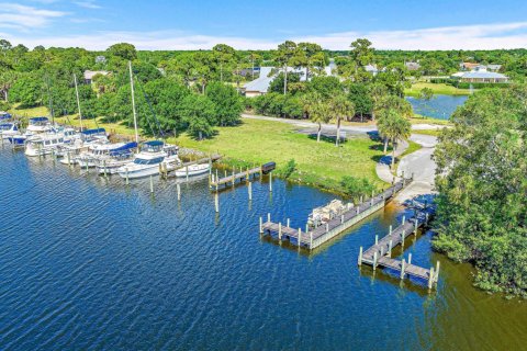 Casa en venta en Stuart, Florida, 5 dormitorios, 314.01 m2 № 1154221 - foto 1