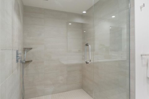 Villa ou maison à louer à Bay Harbor Islands, Floride: 2 chambres, 135.64 m2 № 1921882 - photo 20