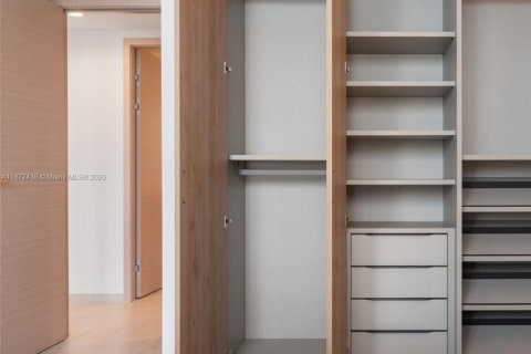 Villa ou maison à louer à Bay Harbor Islands, Floride: 2 chambres, 135.64 m2 № 1921882 - photo 24