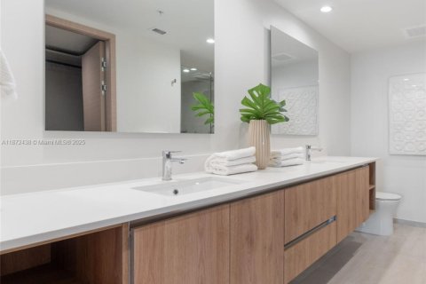 Villa ou maison à louer à Bay Harbor Islands, Floride: 2 chambres, 135.64 m2 № 1921882 - photo 19