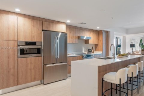 Villa ou maison à louer à Bay Harbor Islands, Floride: 2 chambres, 135.64 m2 № 1921882 - photo 6