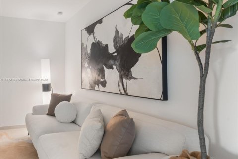 Villa ou maison à louer à Bay Harbor Islands, Floride: 2 chambres, 135.64 m2 № 1921882 - photo 2