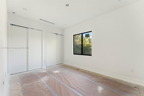 Villa ou maison à vendre à Miami, Floride: 5 chambres, 370.96 m2 № 1978829 - photo 10