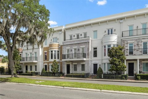 Townhouse in Winter Park, Florida 3 bedrooms, 283.17 sq.m. № 2148741 - photo 29