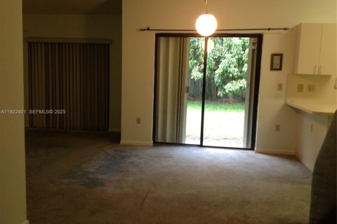 House in Homestead, Florida 3 bedrooms, 120.22 sq.m. № 1976456