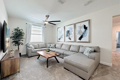 House in Davenport, Florida 6 bedrooms, 305.74 sq.m. № 2151274 - photo 6