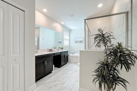 House in Davenport, Florida 6 bedrooms, 305.74 sq.m. № 2151274 - photo 8