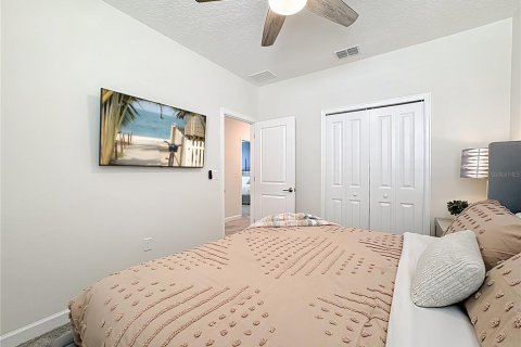 House in Davenport, Florida 6 bedrooms, 305.74 sq.m. № 2151274 - photo 27