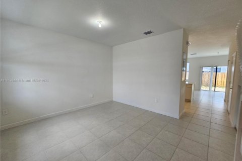 Adosado en venta en Homestead, Florida, 3 dormitorios, 129.41 m2 № 1962708 - foto 4