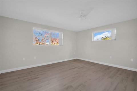 House in New Port Richey, Florida 2 bedrooms, 139.73 sq.m. № 1559576 - photo 7