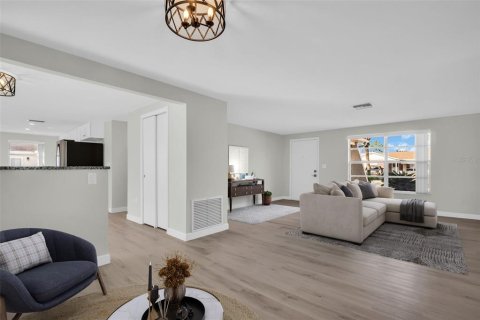 House in New Port Richey, Florida 2 bedrooms, 139.73 sq.m. № 1559576 - photo 26