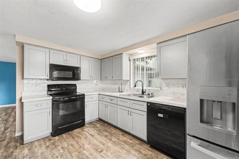 Villa ou maison à vendre à Port Richey, Floride: 3 chambres, 134.52 m2 № 2148759 - photo 10